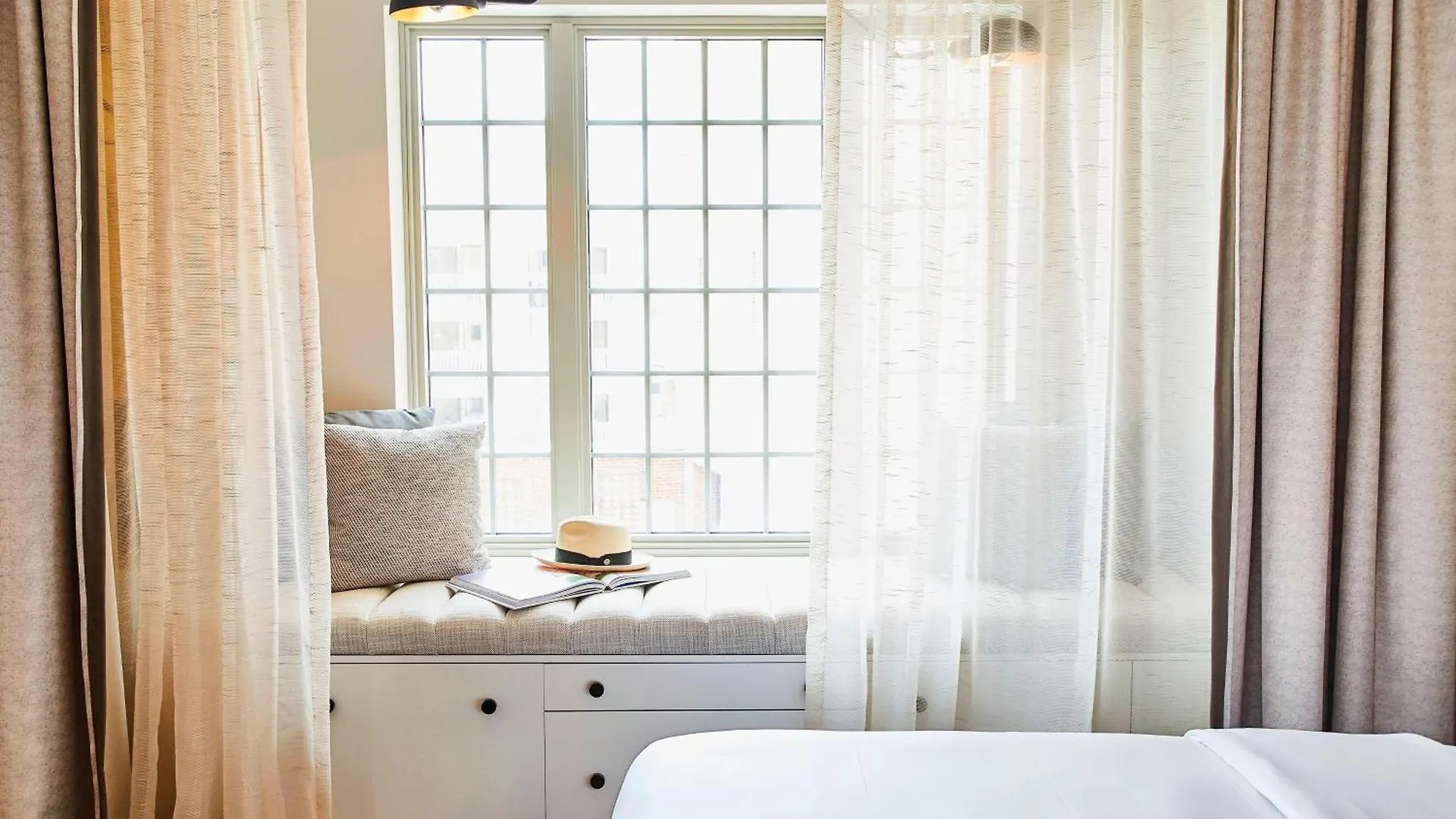 The Alida, Savannah, A Tribute Portfolio 5* Savannah