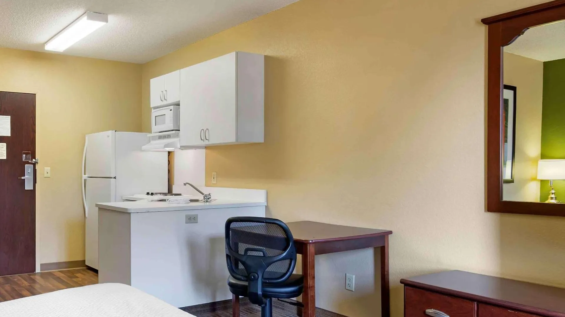 Extended America - - Midtown Hotel Savannah