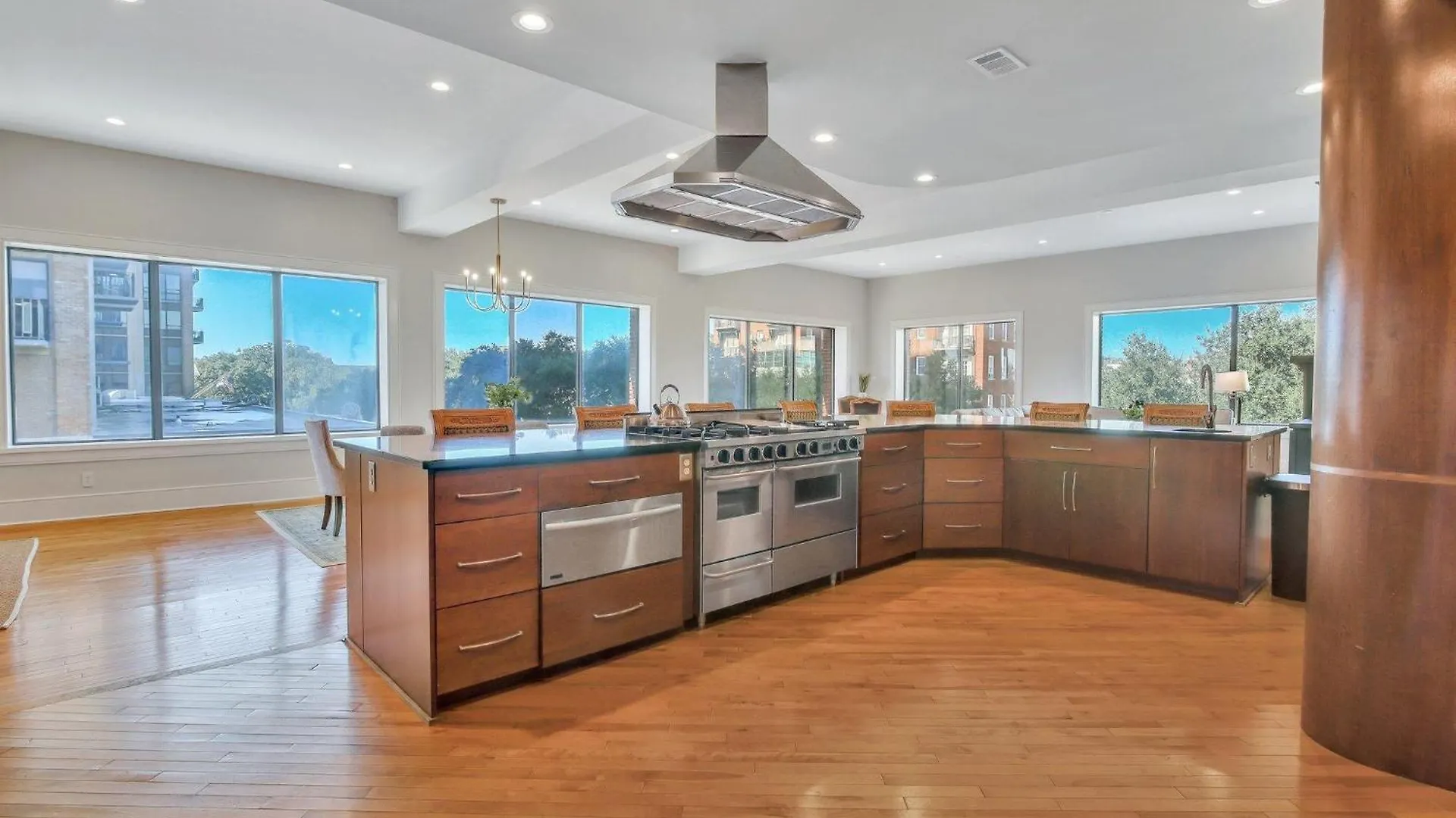 Sky At 300 Drayton * Savannah