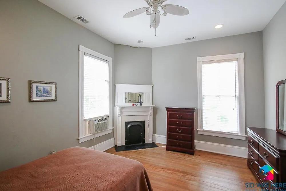 Holiday home Victorian Getaway Close To Forsyth Park Pets