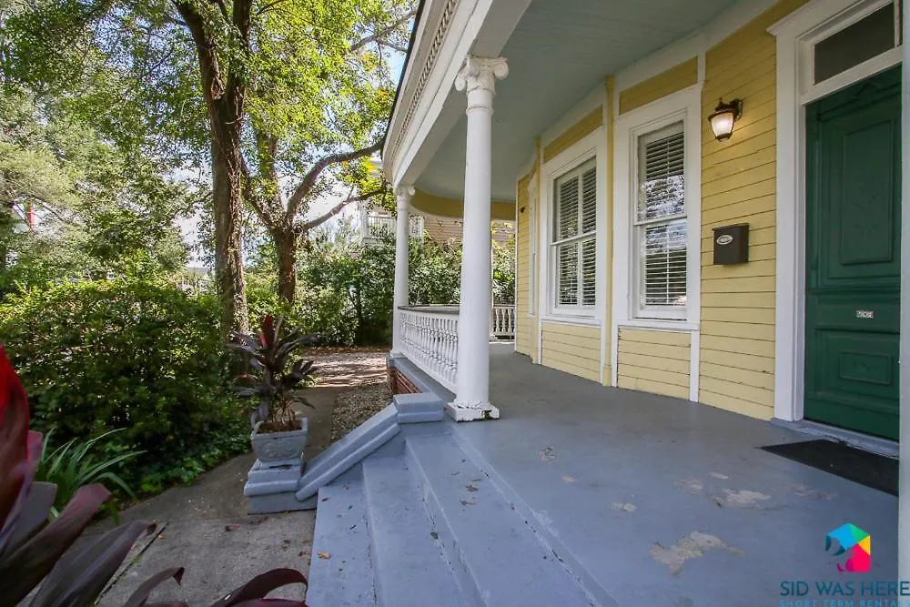 Victorian Getaway Close To Forsyth Park Pets *