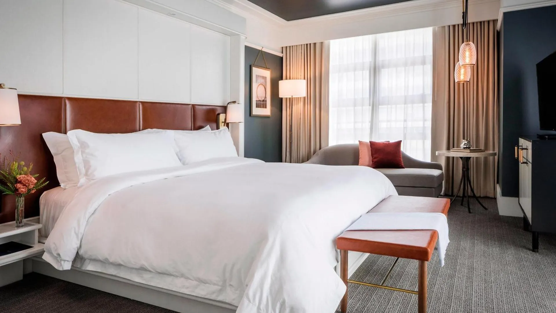 Perry Lane Hotel, A Luxury Collection Hotel, Hotel