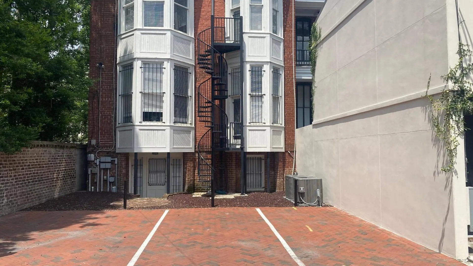 Charlton On Lafayette * Savannah