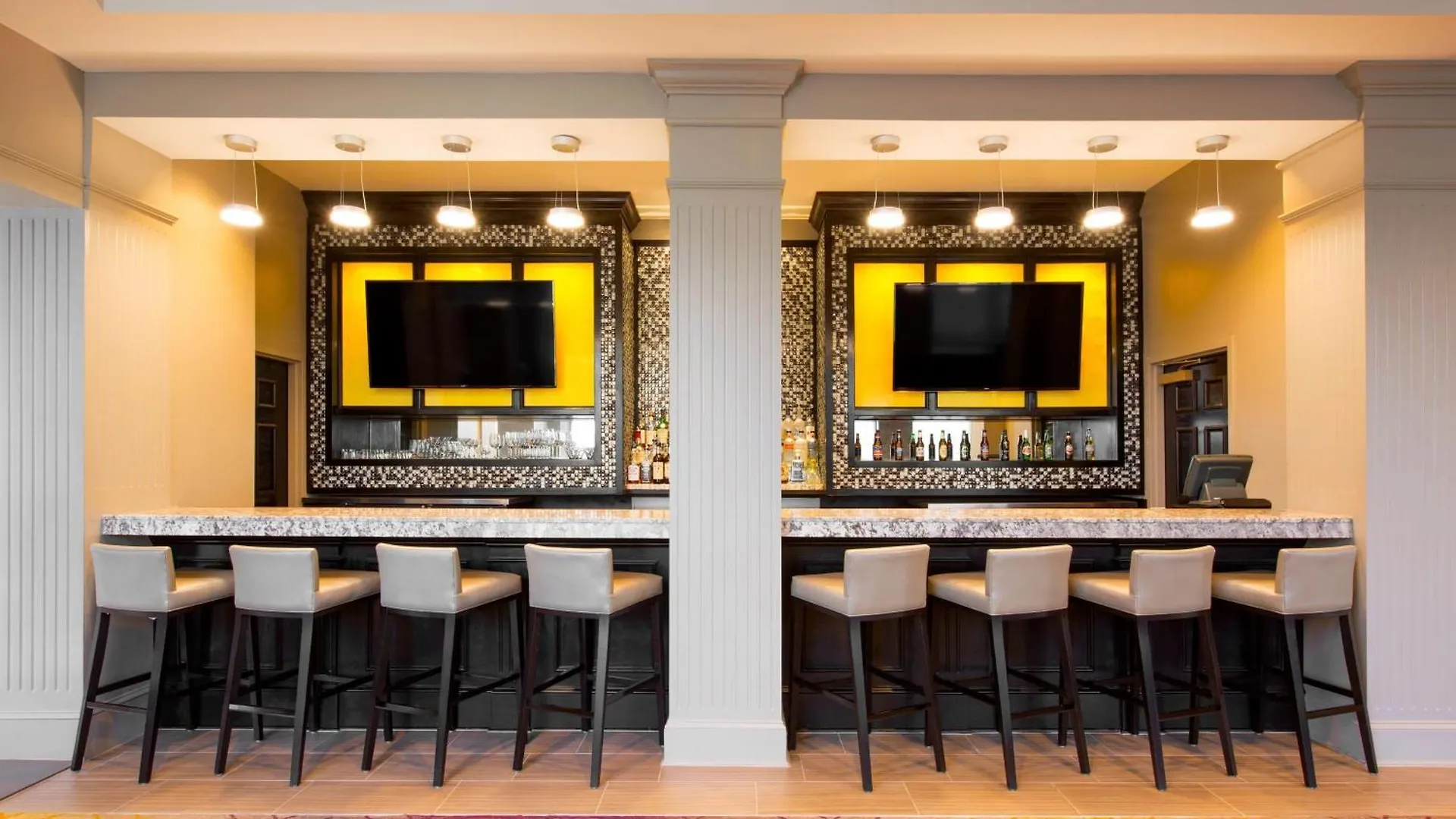 Doubletree By Hilton Historic 4* Savannah