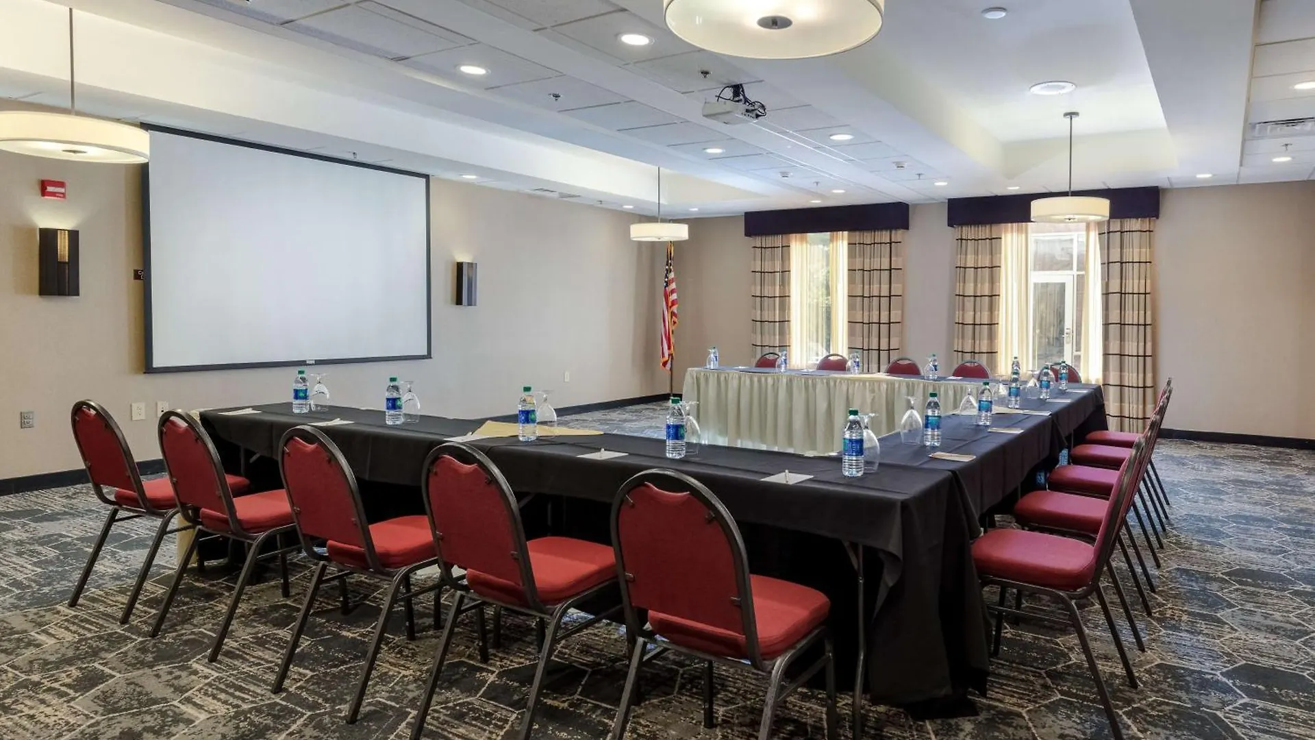 Doubletree By Hilton Airport Hotel Savannah