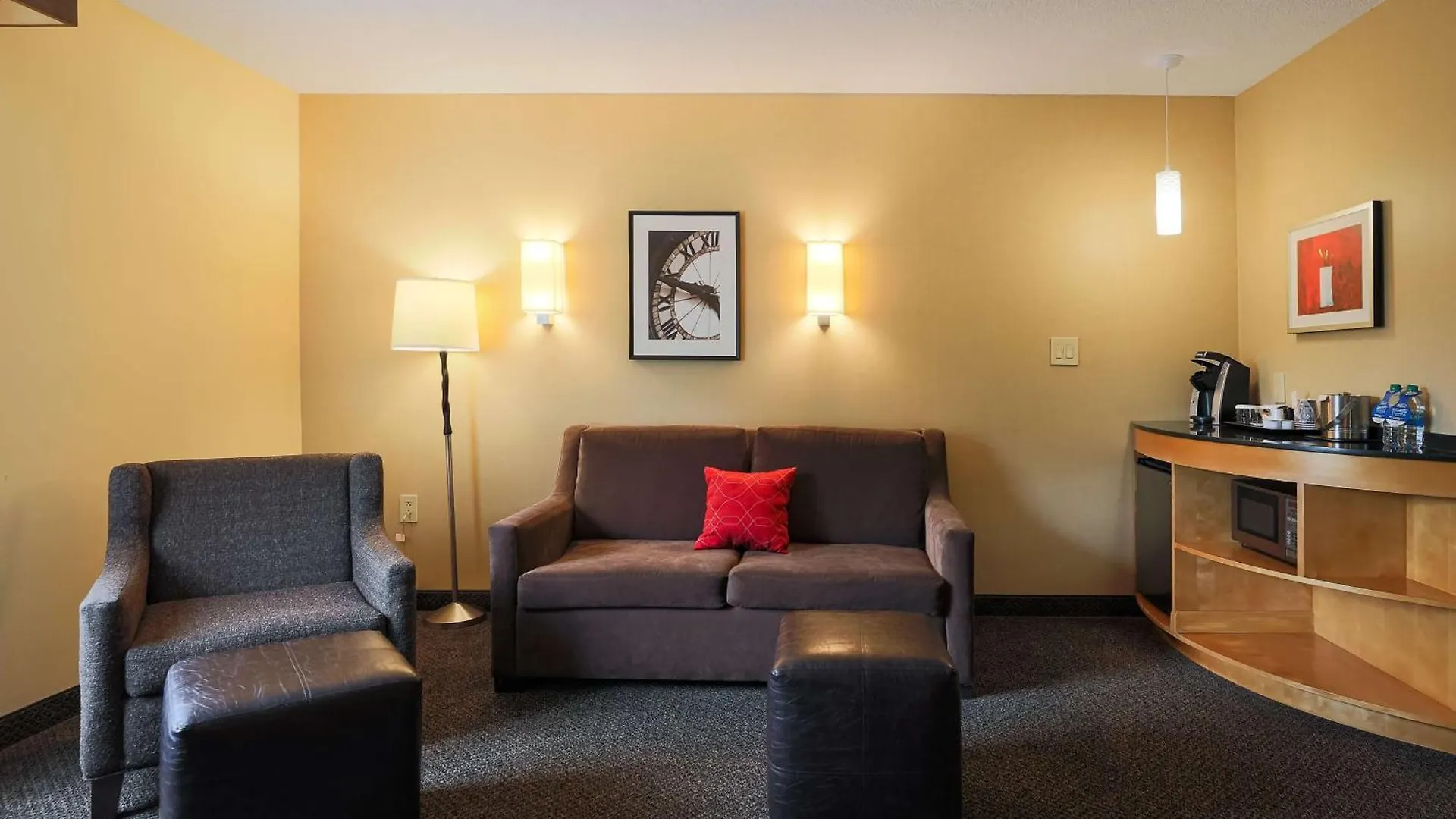 Doubletree By Hilton Airport 4*