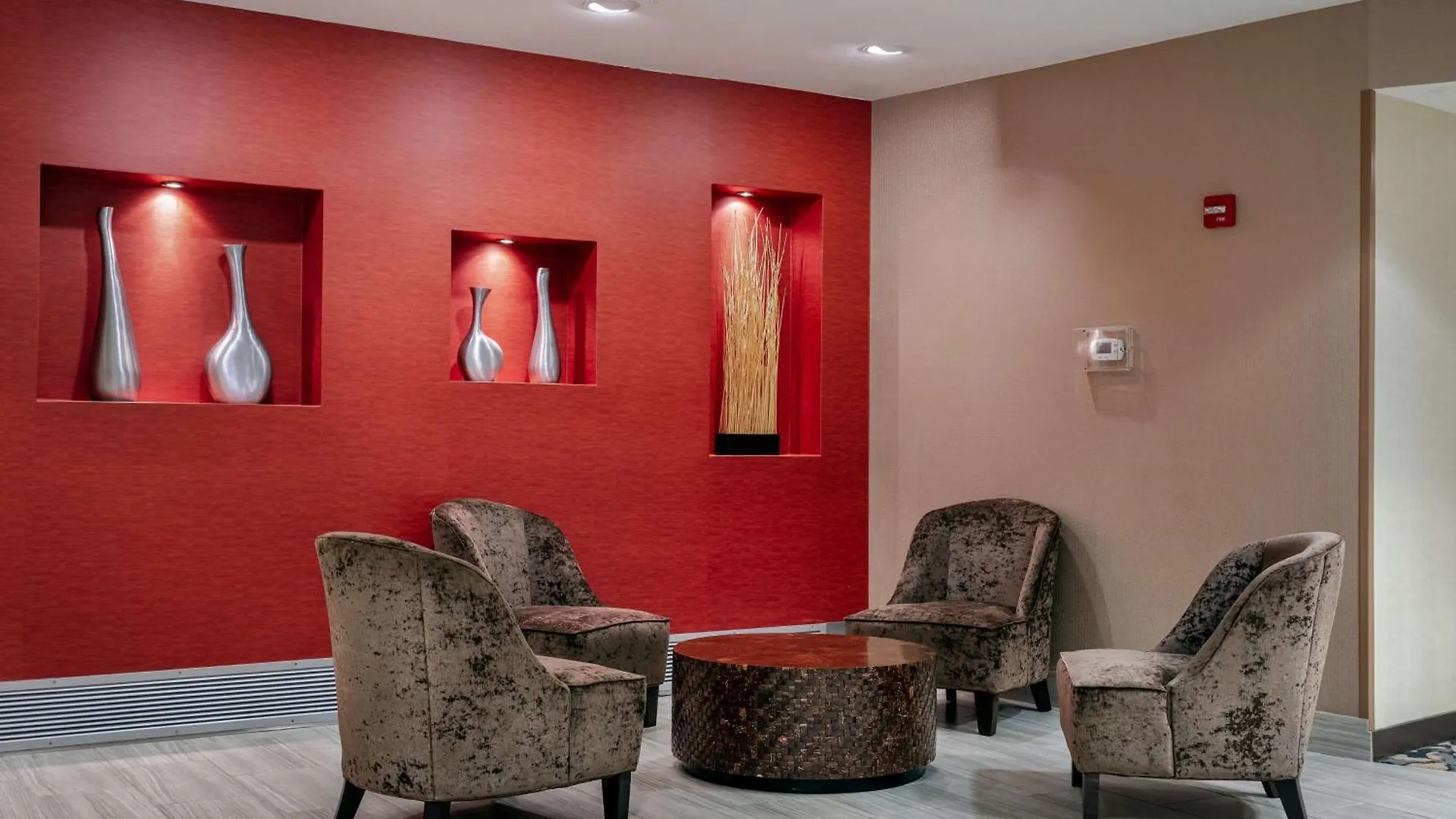 Doubletree By Hilton Airport Hotel 4*