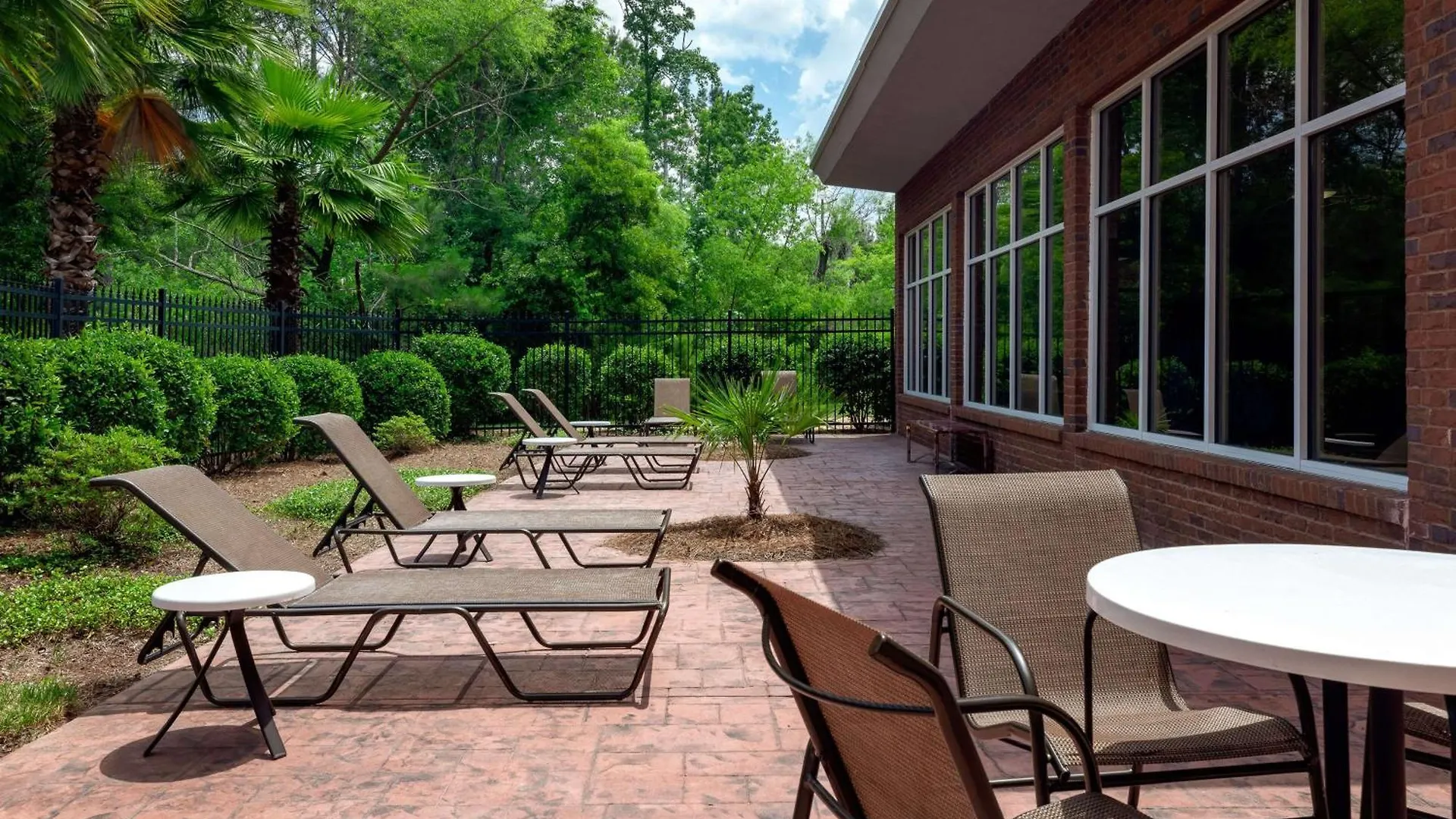Doubletree By Hilton Airport Savannah
