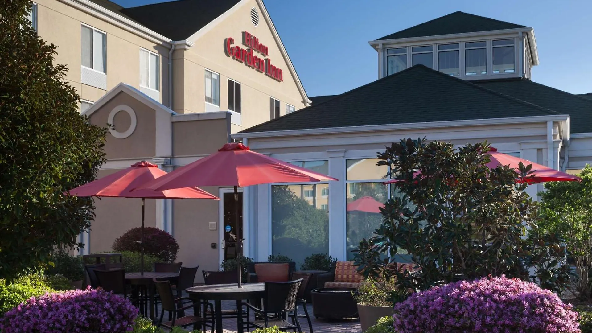 Hilton Garden Airport Hotel 3*