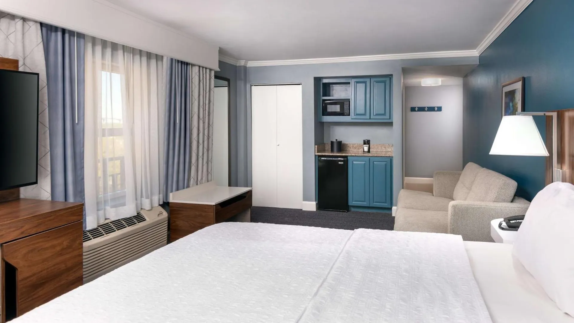 Hotel Hampton Historic District 3*