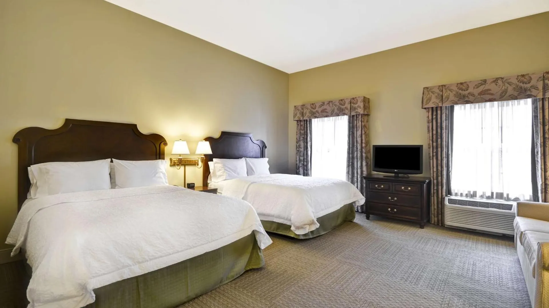 Hampton & Historic District 3*