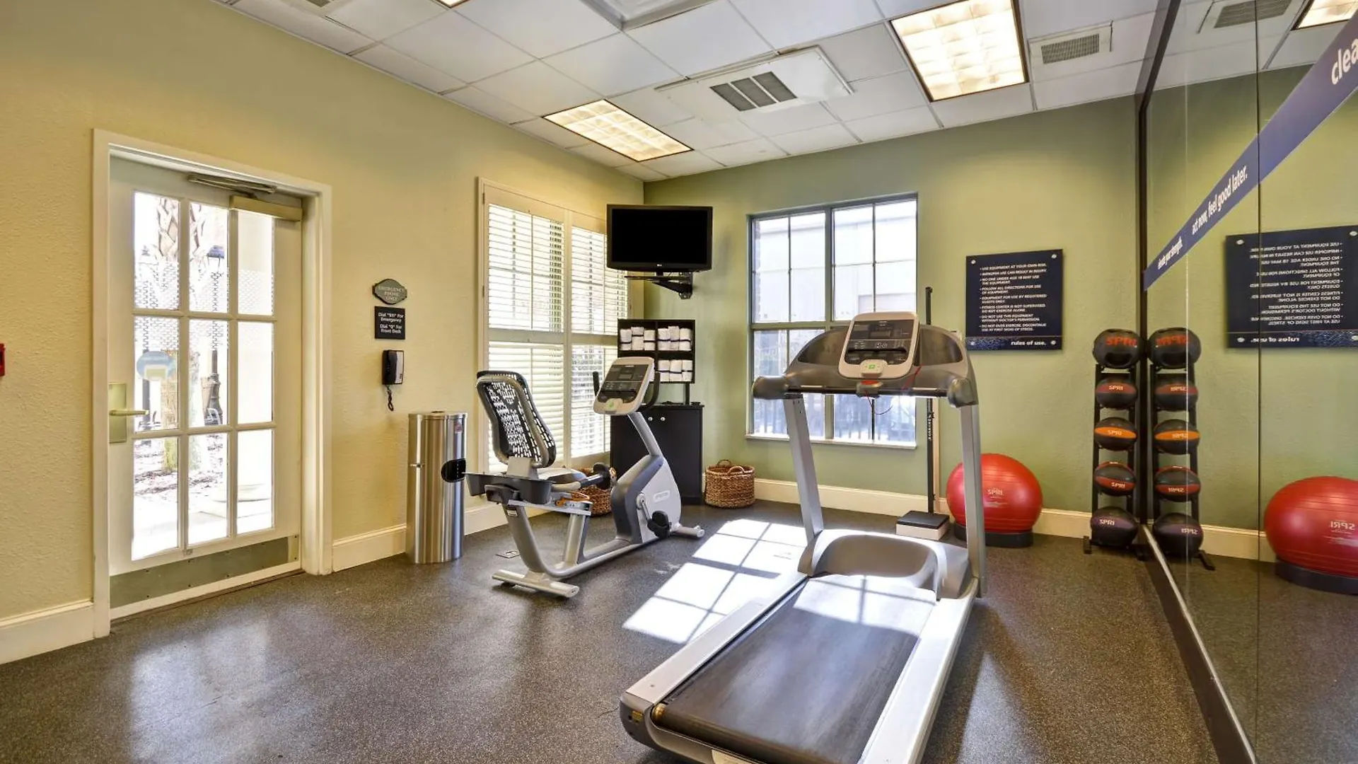 Hampton & Historic District Hotel 3*