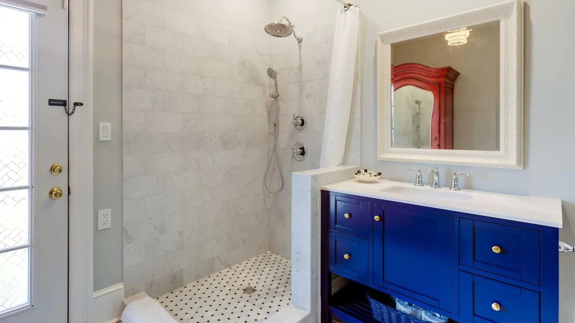 Historic Walkable Location!