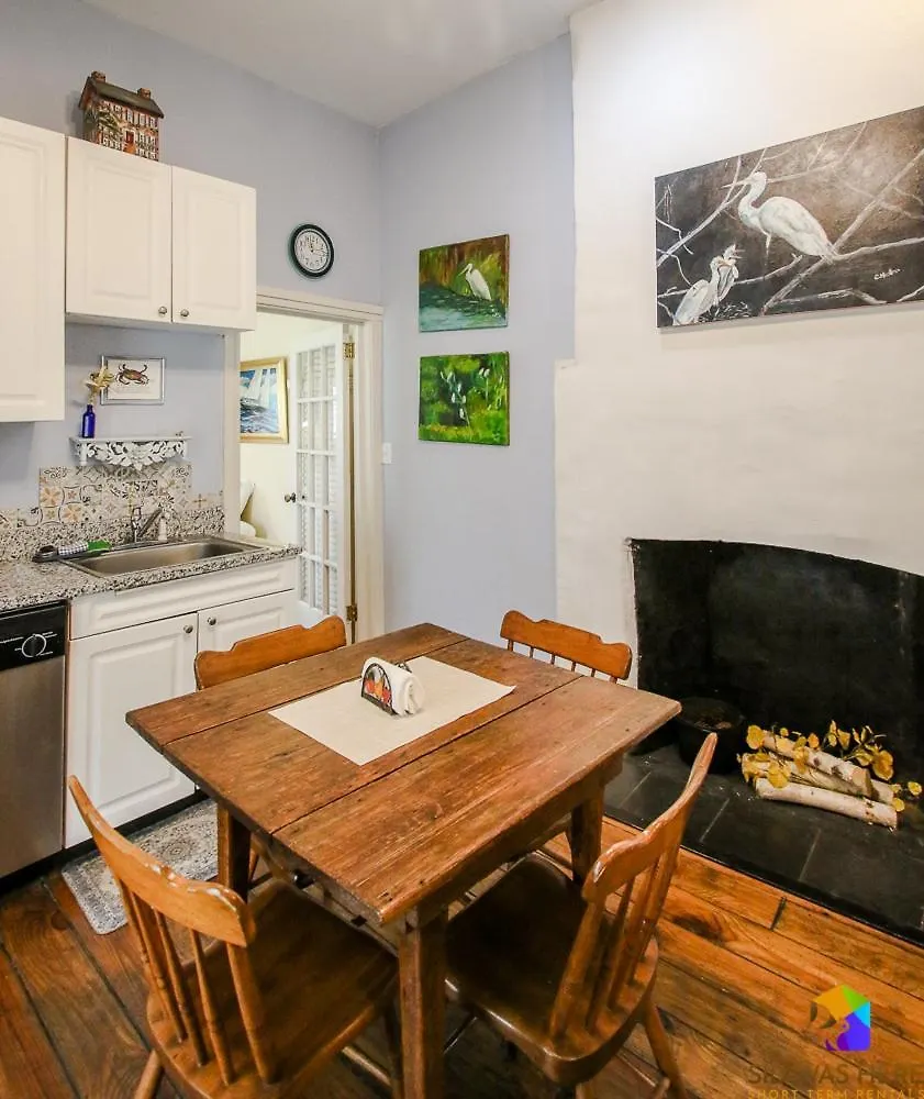 Apartment Gallery Artoff St Parking, Near Forsyth Park *