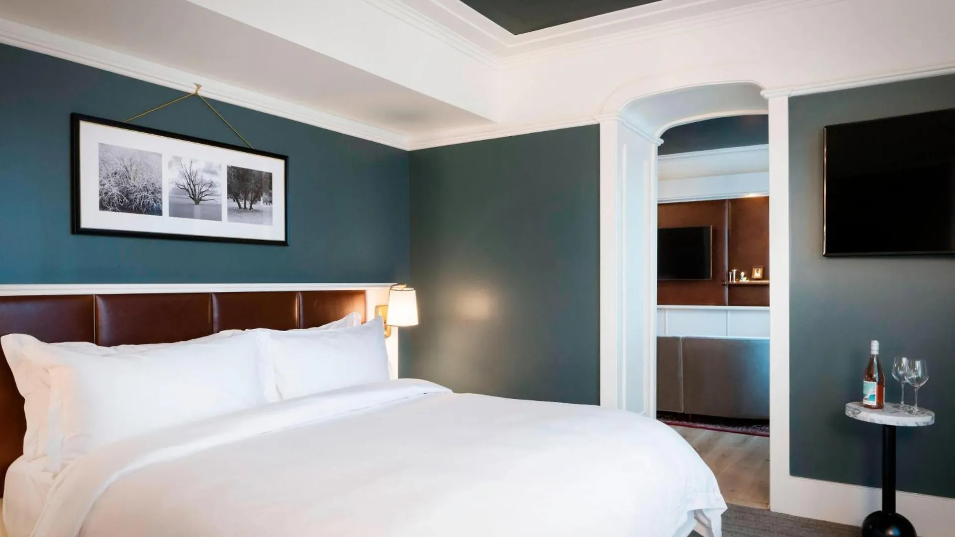 Perry Lane Hotel, A Luxury Collection Hotel,