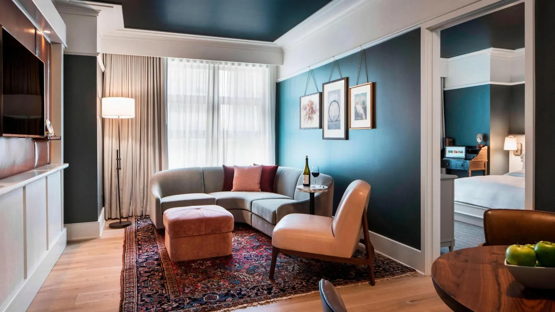 Perry Lane Hotel, A Luxury Collection Hotel, Hotel