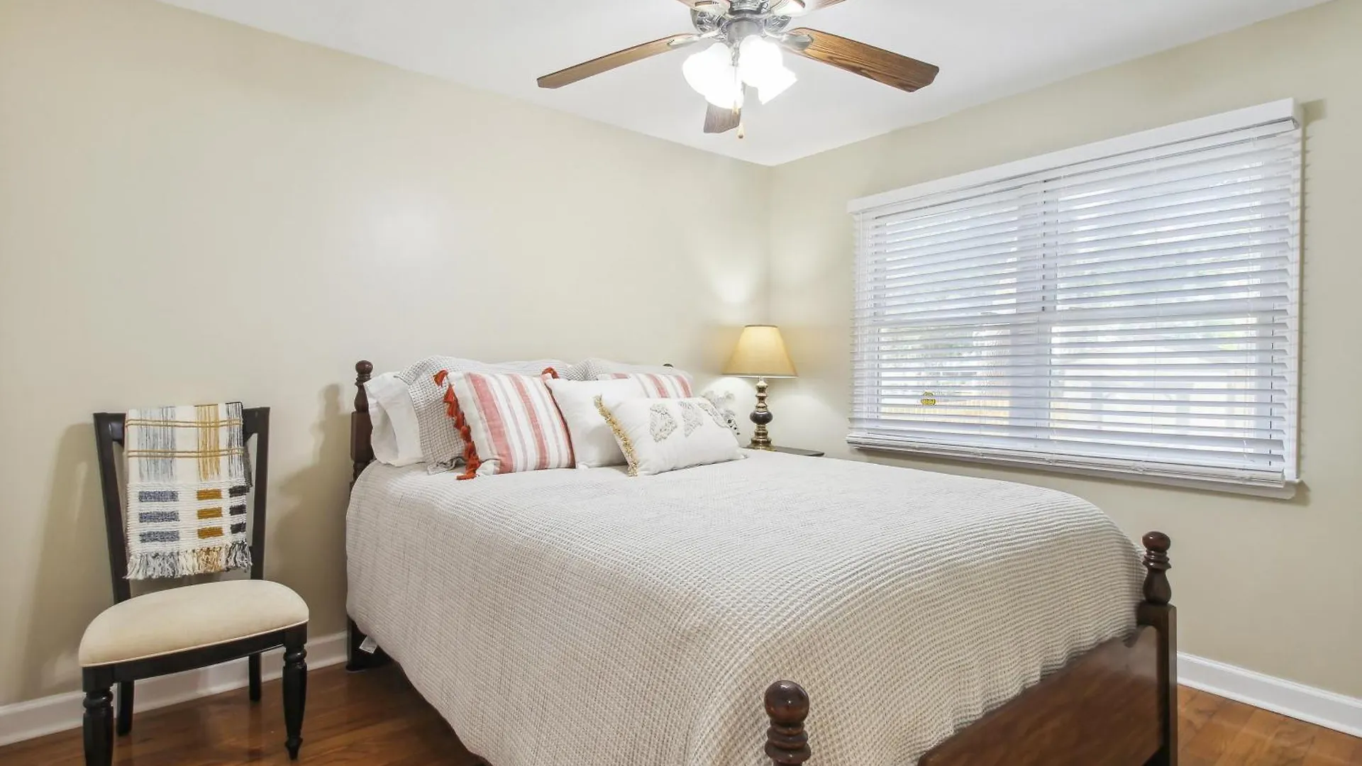 With Patio And Grill About 2 Mi To Downtown Holiday home Savannah