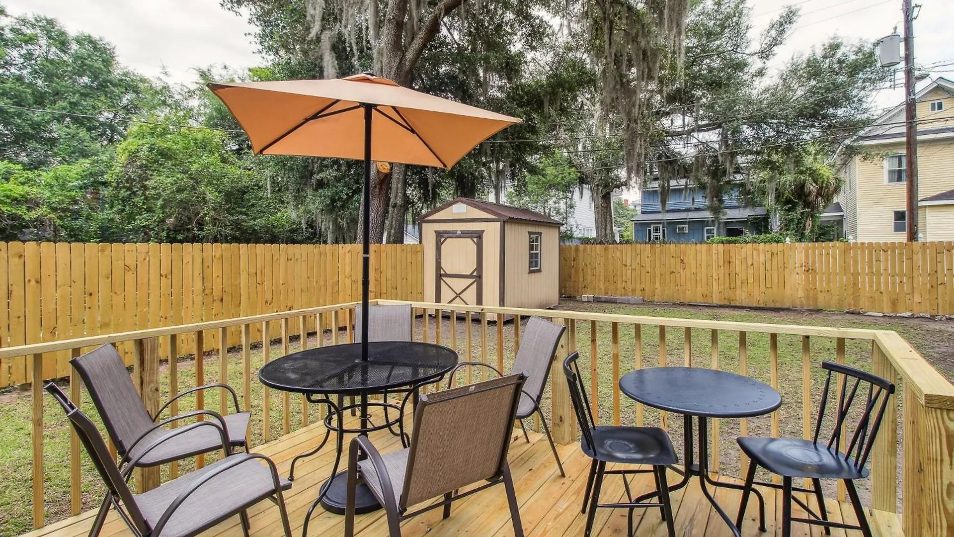 With Patio And Grill About 2 Mi To Downtown Holiday home