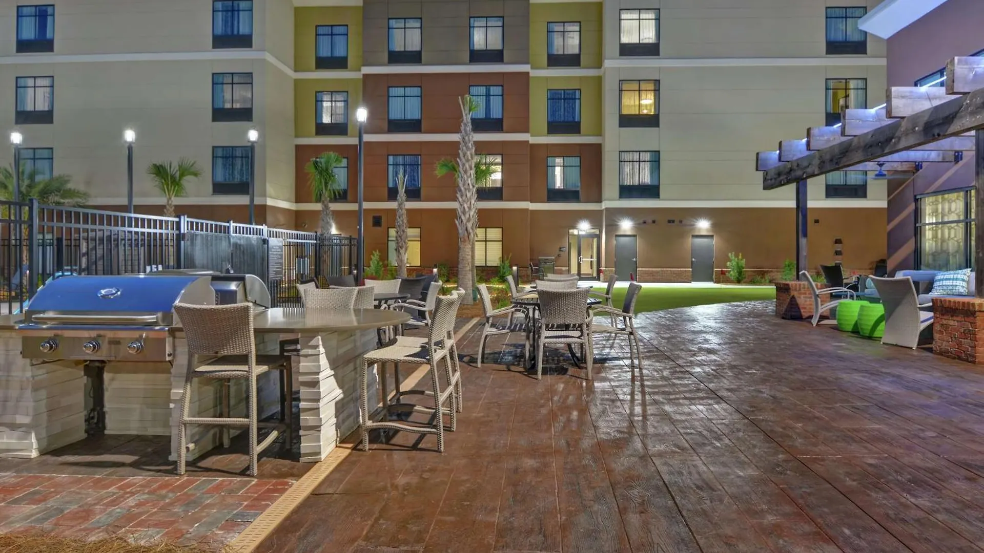 Hotel Homewood By Hilton Airport 3*