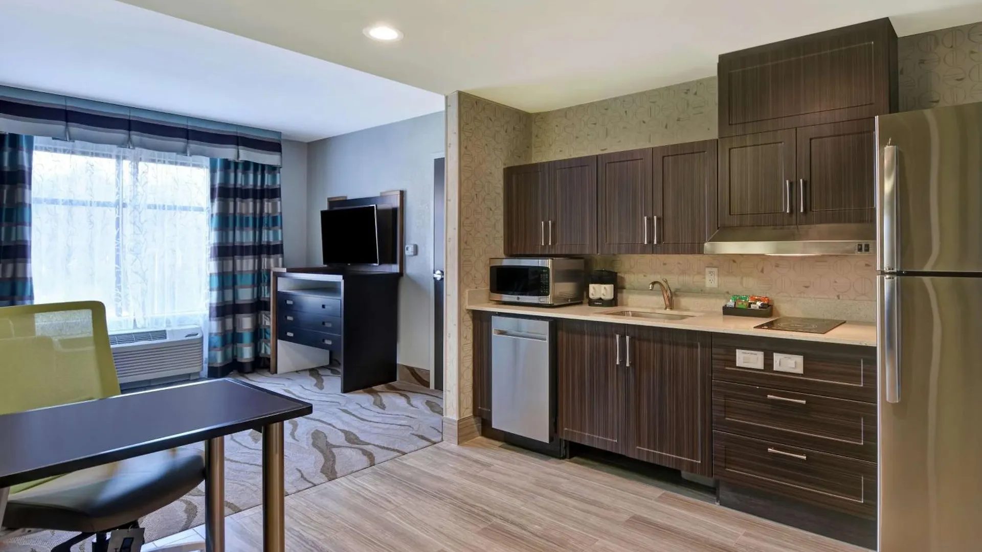 Homewood By Hilton Airport