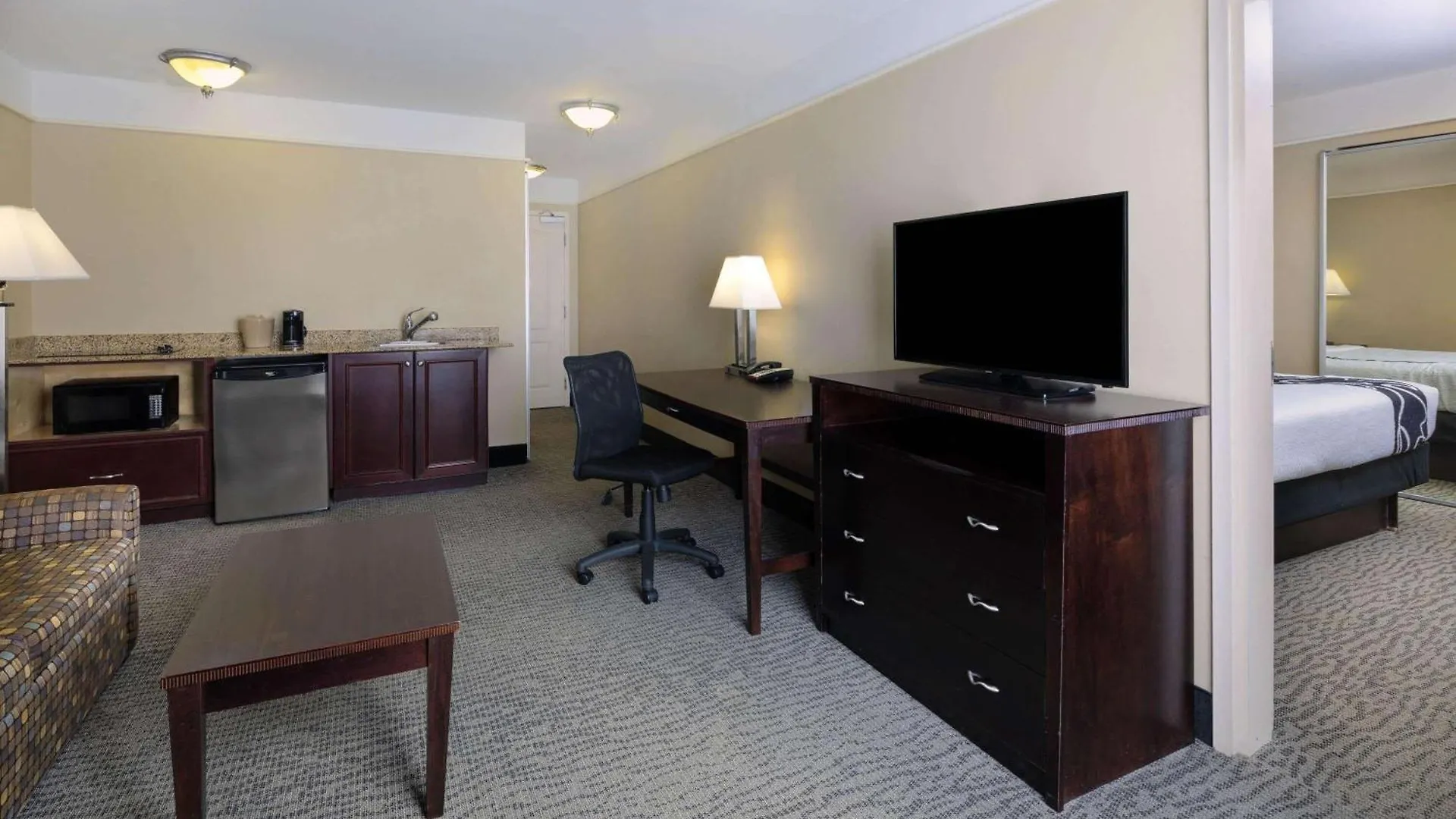 La Quinta By Wyndham Airport - Pooler Hotel