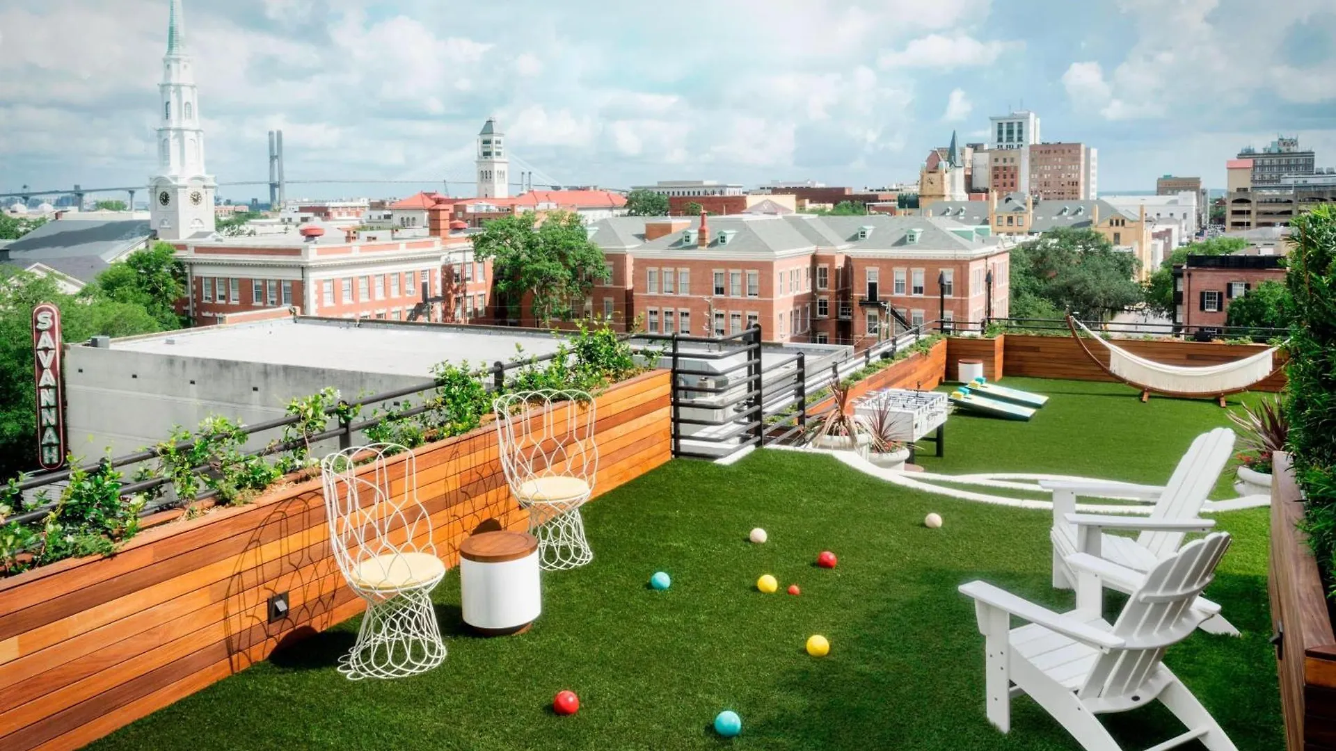 Perry Lane Hotel, A Luxury Collection Hotel, 5*