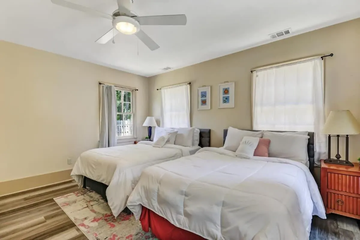 Humbly Happy On Hope Isle-island Feel-large Yard-private Holiday home *
