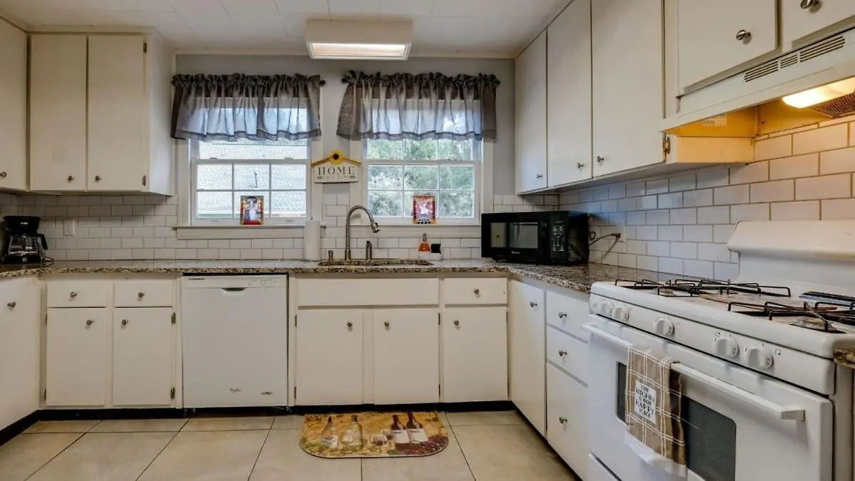 Humbly Happy On Hope Isle-island Feel-large Yard-private Holiday home