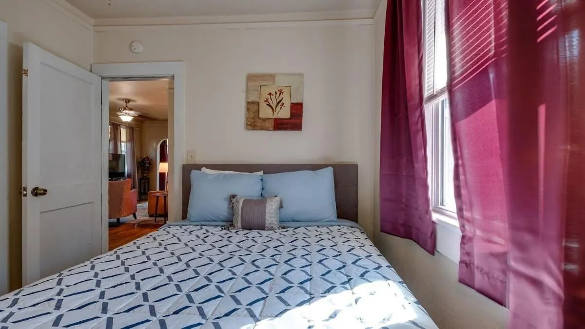 Retro Rainbow At Herb River- Flamingo Flat #4 Apartment Savannah
