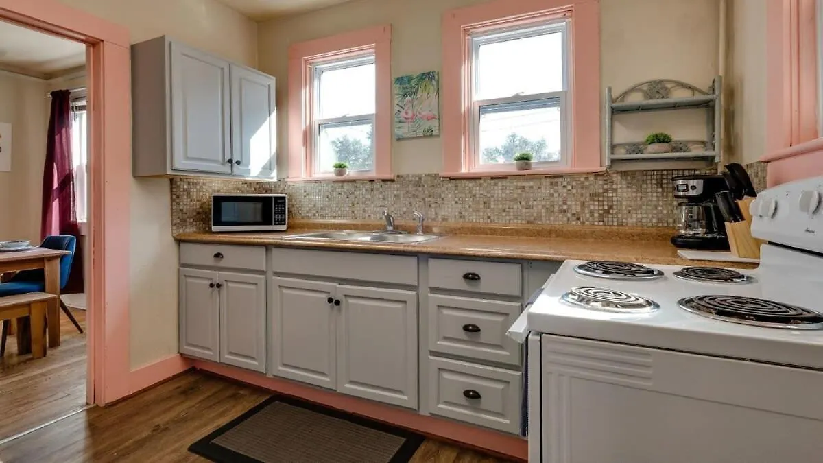 Apartment Retro Rainbow At Herb River- Flamingo Flat #4 *