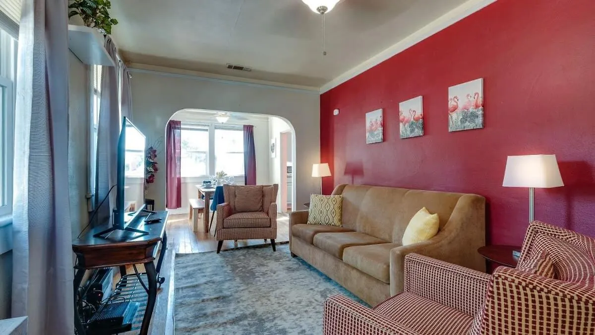 Retro Rainbow At Herb River- Flamingo Flat #4 Apartment