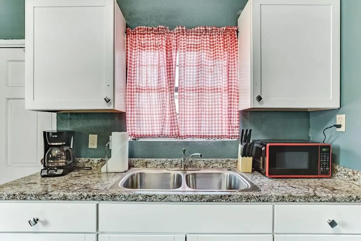 Retro Rainbow At Herb River-canary #11 Holiday home *