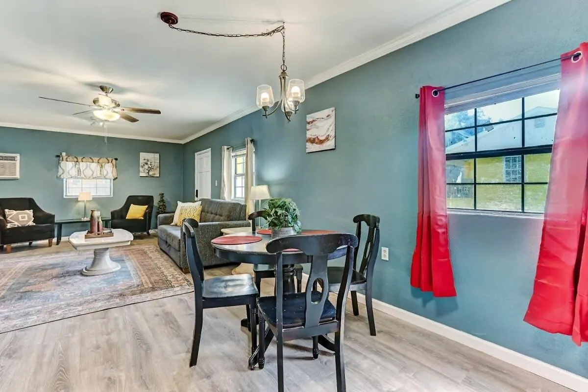 Retro Rainbow At Herb River-canary #11 Holiday home Savannah