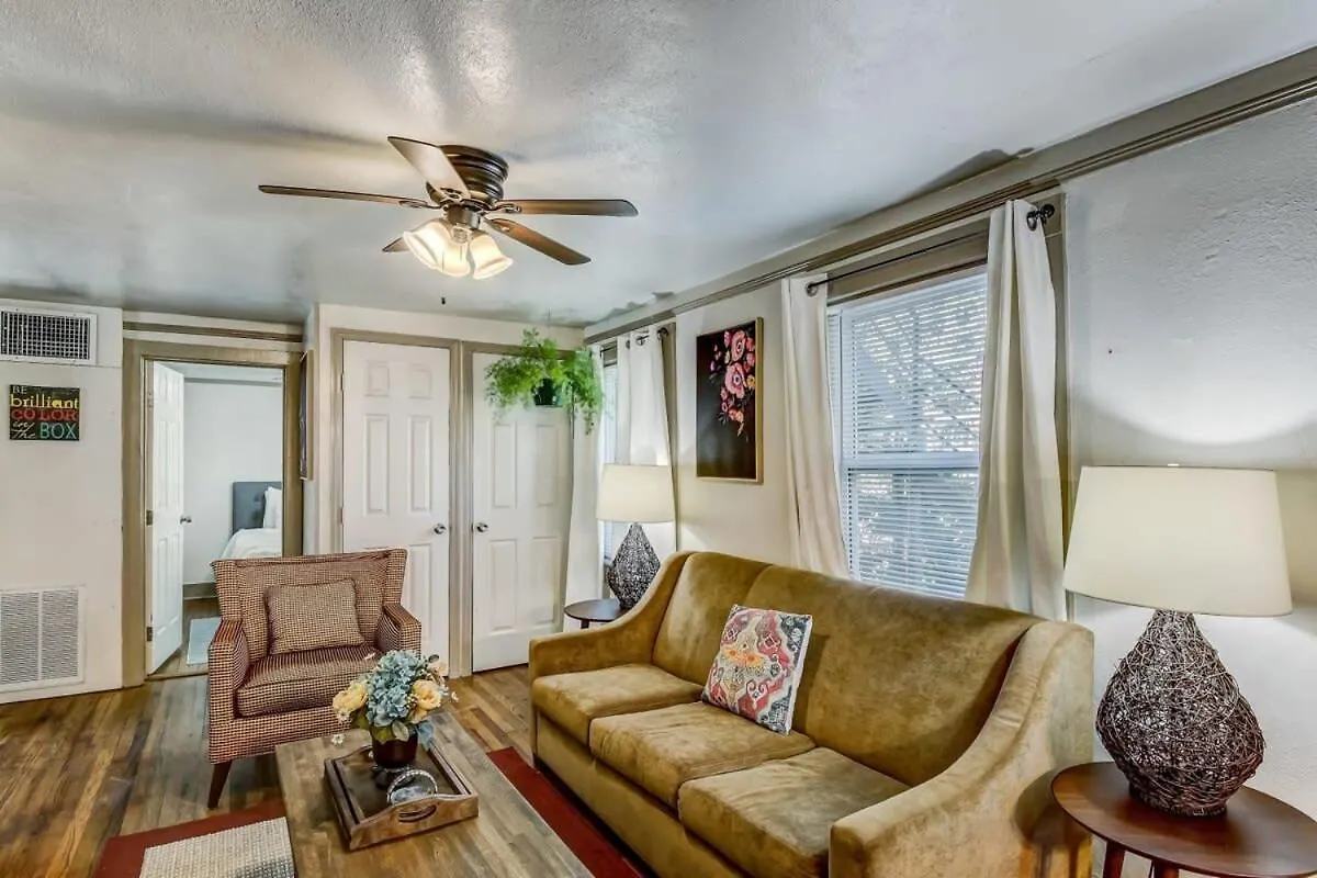 Retro Rainbow At Herb River- Flamingo Flat #3 Apartment