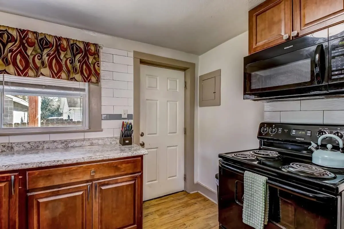 Retro Rainbow At Herb River- Flamingo Flat #3 Apartment