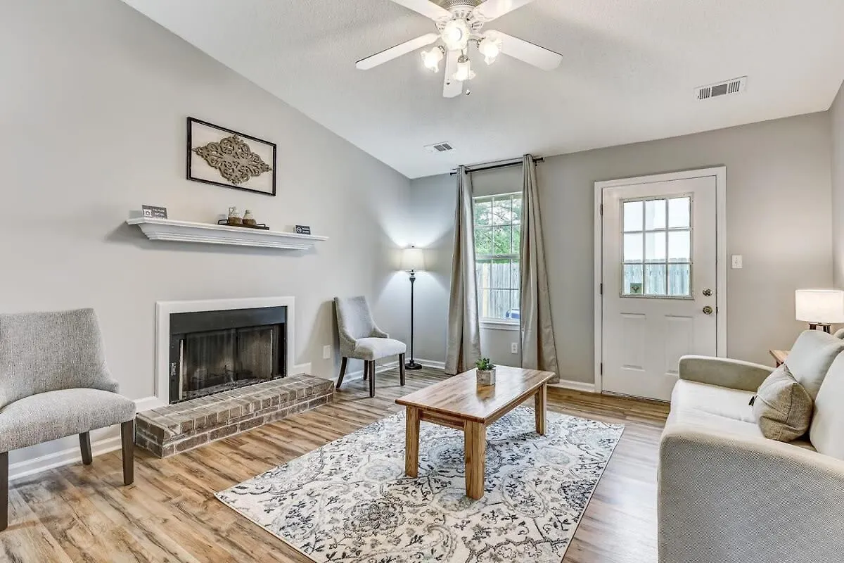 15 Mins To Hospital&downtown Brandlewood Holiday home