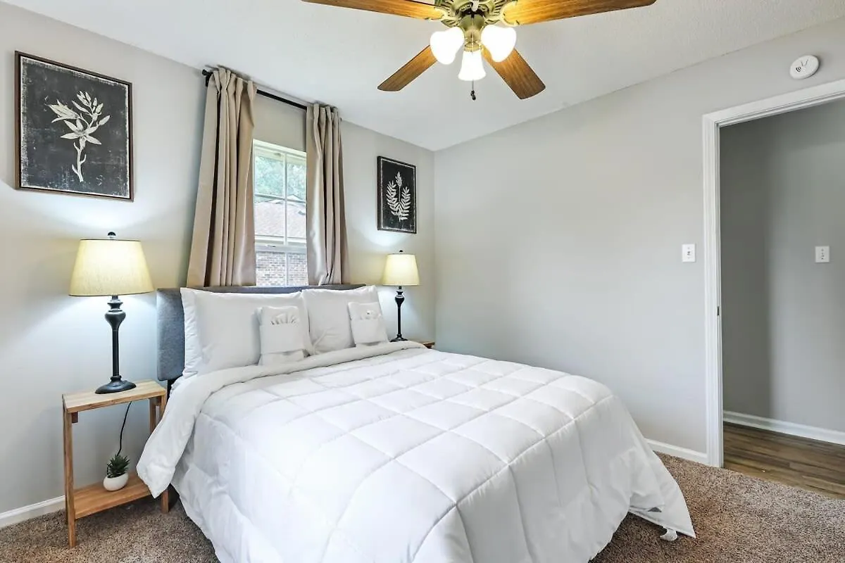 15 Mins To Hospital&downtown Brandlewood Holiday home *