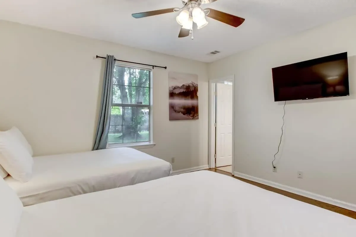Covered Patio & Fenced Yard Lovely In Laurelwood * Savannah