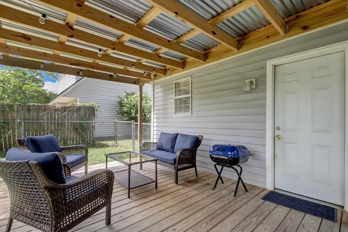 Covered Patio & Fenced Yard Lovely In Laurelwood Holiday home