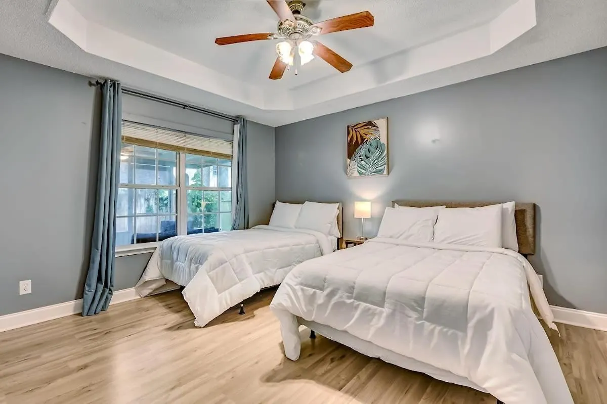 Near Hospital And Downtown- On Leghorn Holiday home Savannah