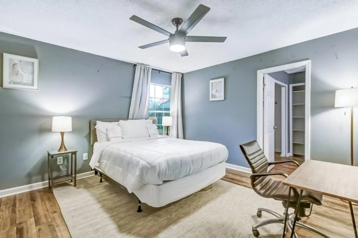 Near Dining & Downtown- Moon River District Digs בית נופש סוואנה