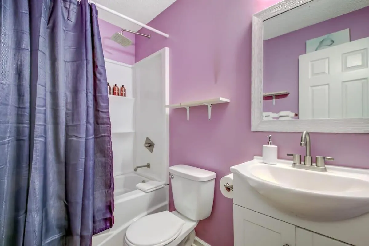 בית נופש Near Dining & Downtown- Moon River District Digs *