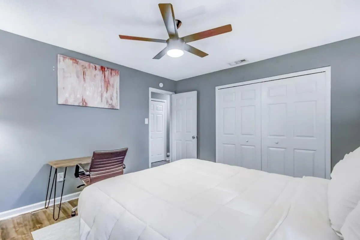 Near Dining & Downtown- Moon River District Digs * סוואנה