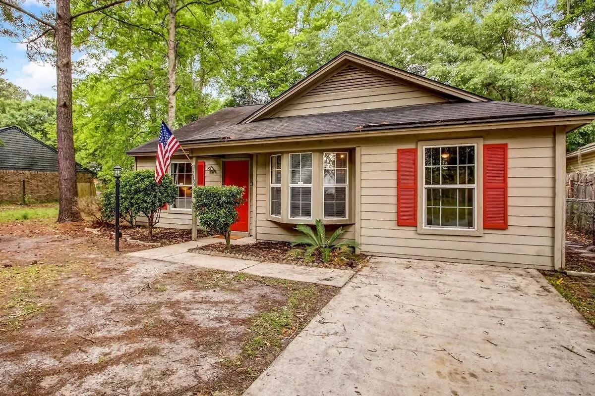 בית נופש Near Dining & Downtown- Moon River District Digs