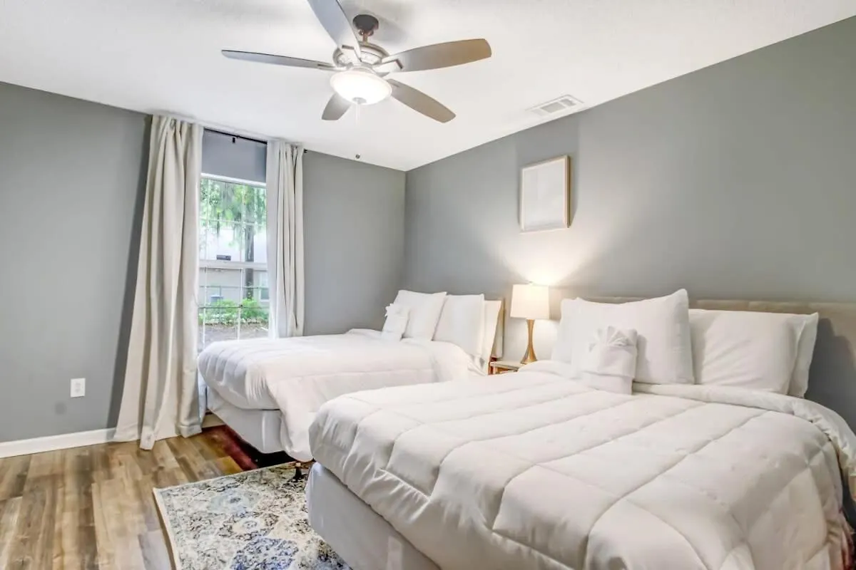 בית נופש Near Dining & Downtown- Moon River District Digs