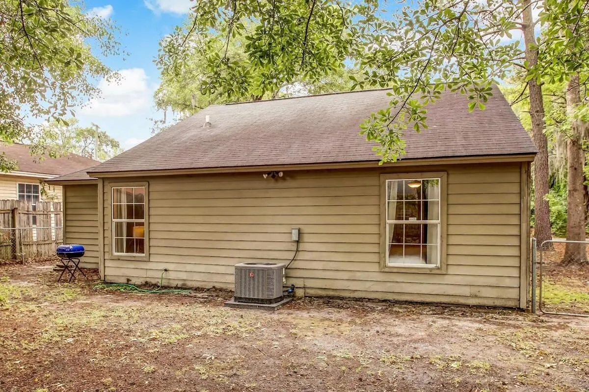 Near Dining & Downtown- Moon River District Digs סוואנה