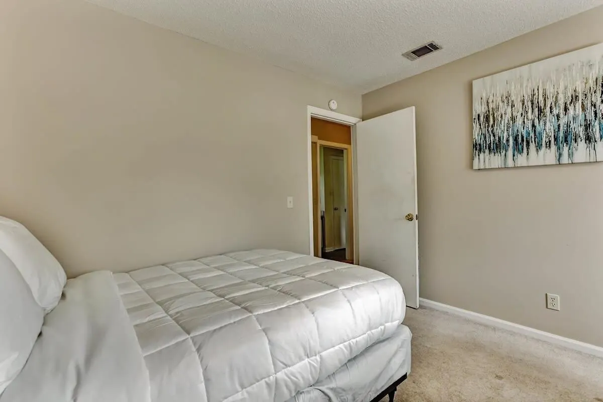 Fenced Yard Family Friendly Laurelwood * Savannah
