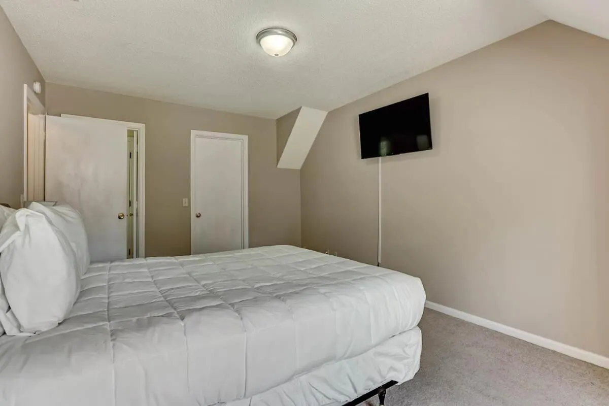 Fenced Yard Family Friendly Laurelwood Holiday home