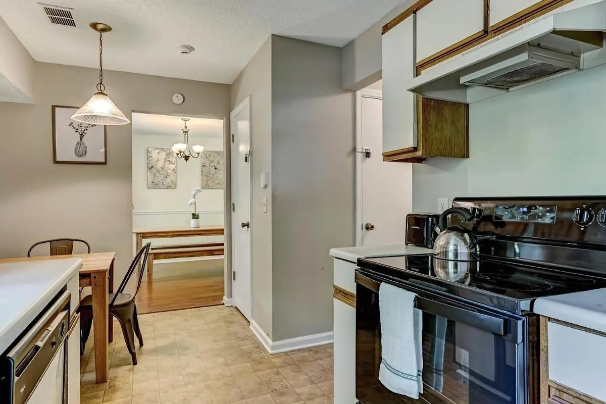 Fenced Yard Family Friendly Laurelwood