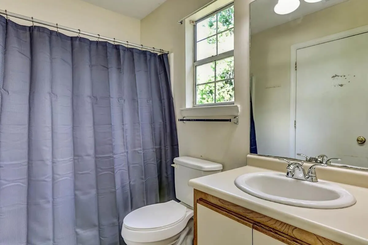 Fenced Yard Family Friendly Laurelwood Holiday home *